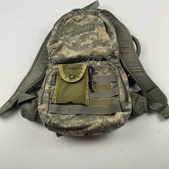 Camelbak Maximum Gear Digital Camo Hydration Backpack With Bladder Hiking Bag - Picture 1 of 14